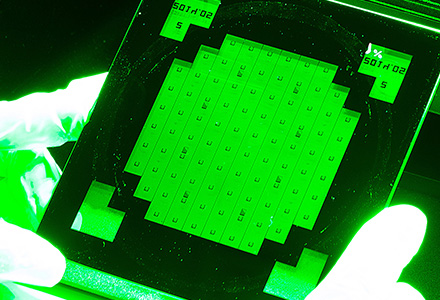Mask/Reticle inspection particles Under collimated blue light